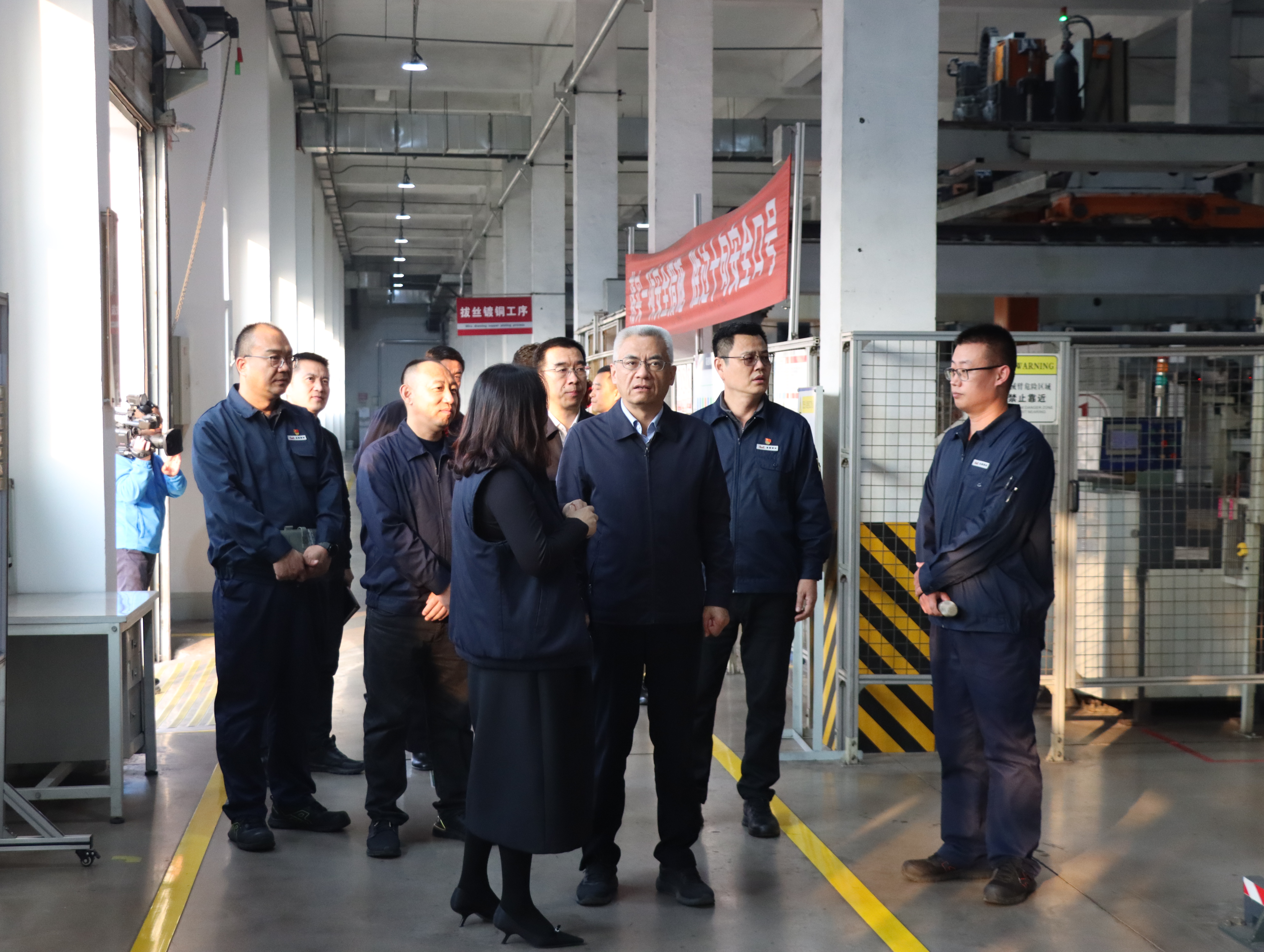 東麗區(qū)委書(shū)記賈堤走訪(fǎng)金橋焊材集團(tuán)